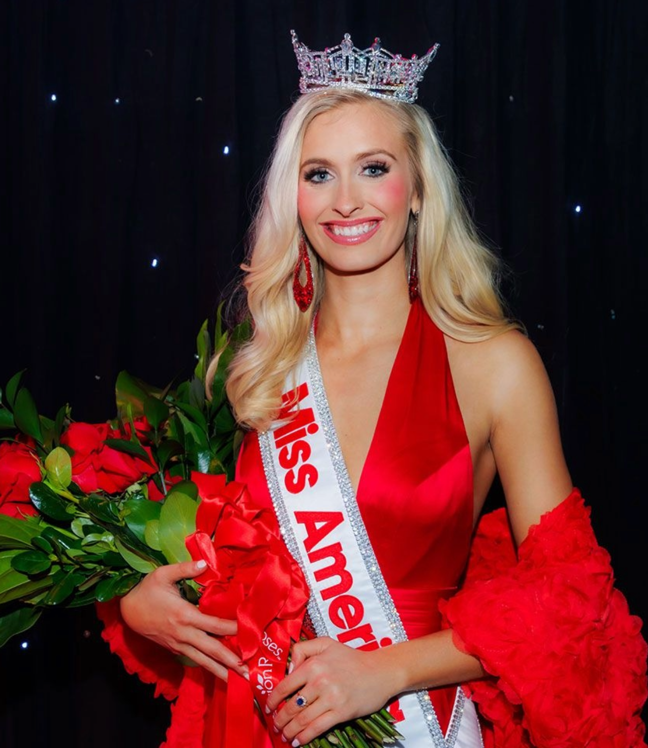 Madison Marsh being crowned Miss America